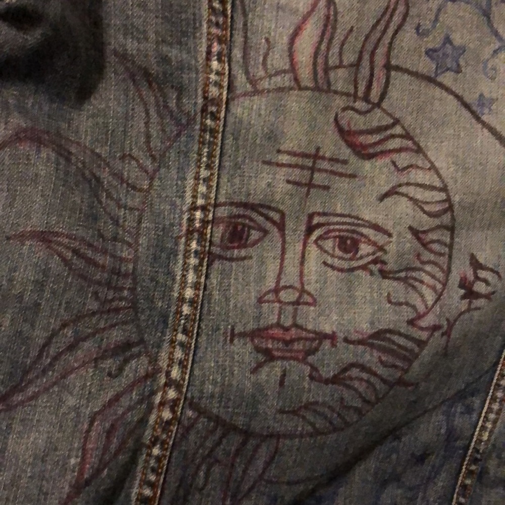 Old navy denim jacket. The label says Old Navy maternity size M - Picture 2 of 7